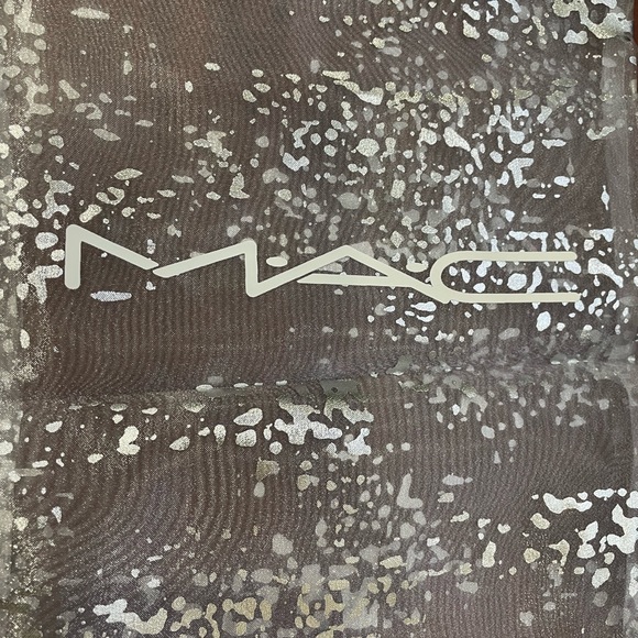 MAC, 2023 Holiday Gift Bag, Drawstring Bag, Perfect for MAC Gifts, 14x9 Inch NWT - Picture 7 of 8